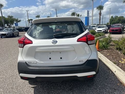 Used 2019 Nissan Kicks SR w/ SR Premium Package image 32