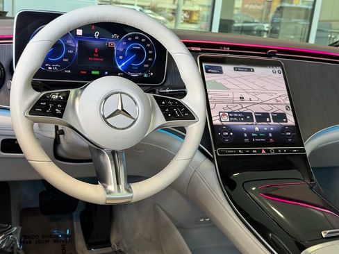Used 2023 Mercedes-Benz EQE 500 4MATIC Sedan image 30