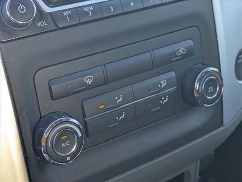 Used 2016 Nissan Frontier SV RWD image 10