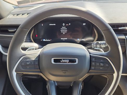 New 2025 Jeep Grand Cherokee Laredo X w/ Luxury Tech Group I image 14