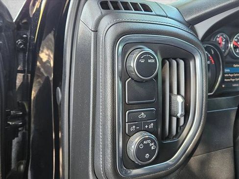 Used 2020 Chevrolet Silverado 1500 LT image 22