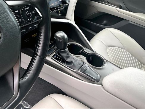 Used 2023 Toyota Camry SE w/ Audio Upgrade Package FWD image 16
