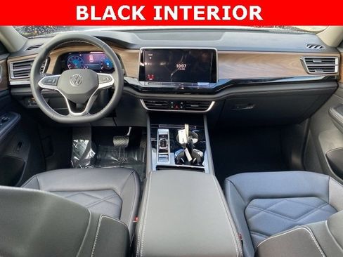 New 2026 Volkswagen Atlas SE image 2