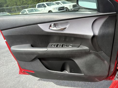 Used 2024 Kia Forte LXS FWD image 11