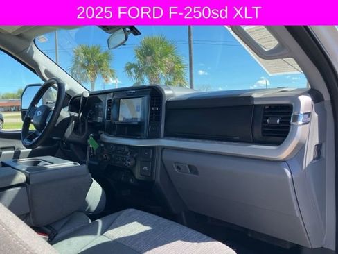 Used 2025 Ford F250 XLT w/ FX4 Off-Road Package image 12