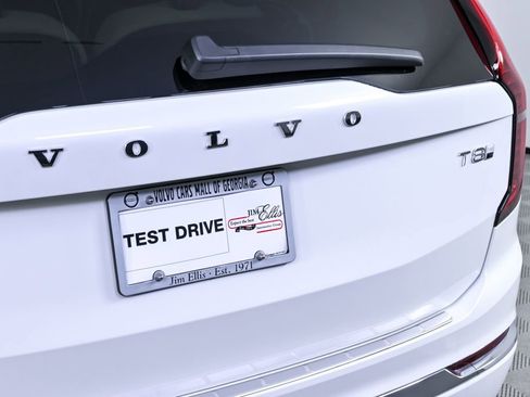 New 2026 Volvo XC90 T8 Plus w/ Protection Package Premier image 38