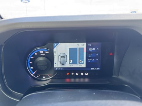 Used 2023 Ford Bronco Wildtrak image 16