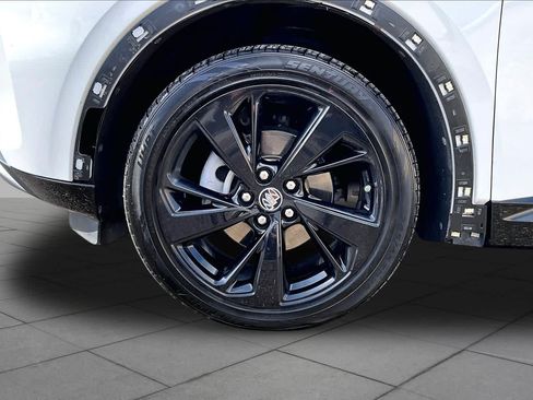 Used 2022 Buick Envision Essence w/ Sport Touring Package FWD image 13