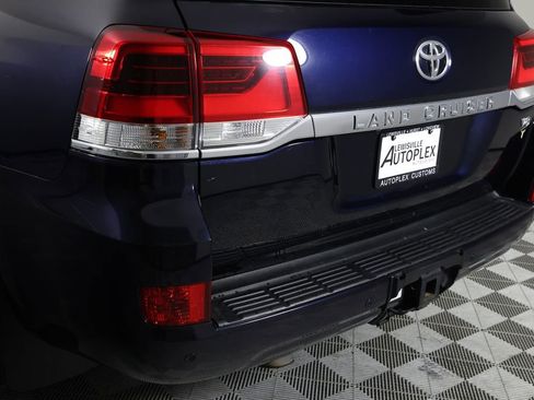 Used 2018 Toyota Land Cruiser AWD/4WD image 63