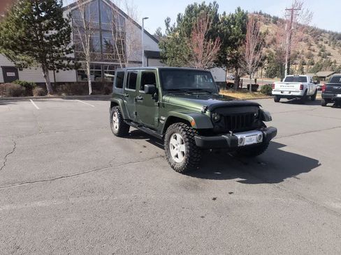 Used 2009 Jeep Wrangler Unlimited Sahara w/ Dual Top Group image 7