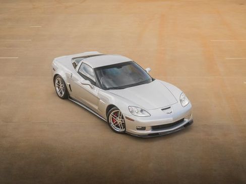 Used 2007 Chevrolet Corvette Z06 w/ Preferred Equipment Group RWD image 7
