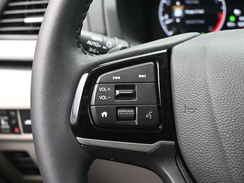 Used 2025 Honda Odyssey EX-L image 13