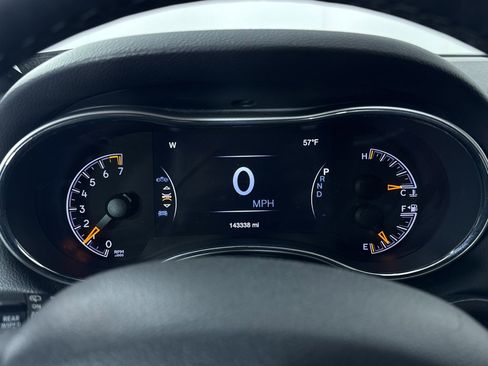 Used 2018 Jeep Grand Cherokee Limited image 12