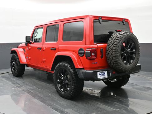 Used 2021 Jeep Wrangler Unlimited Sahara w/ Cold Weather Group image 6