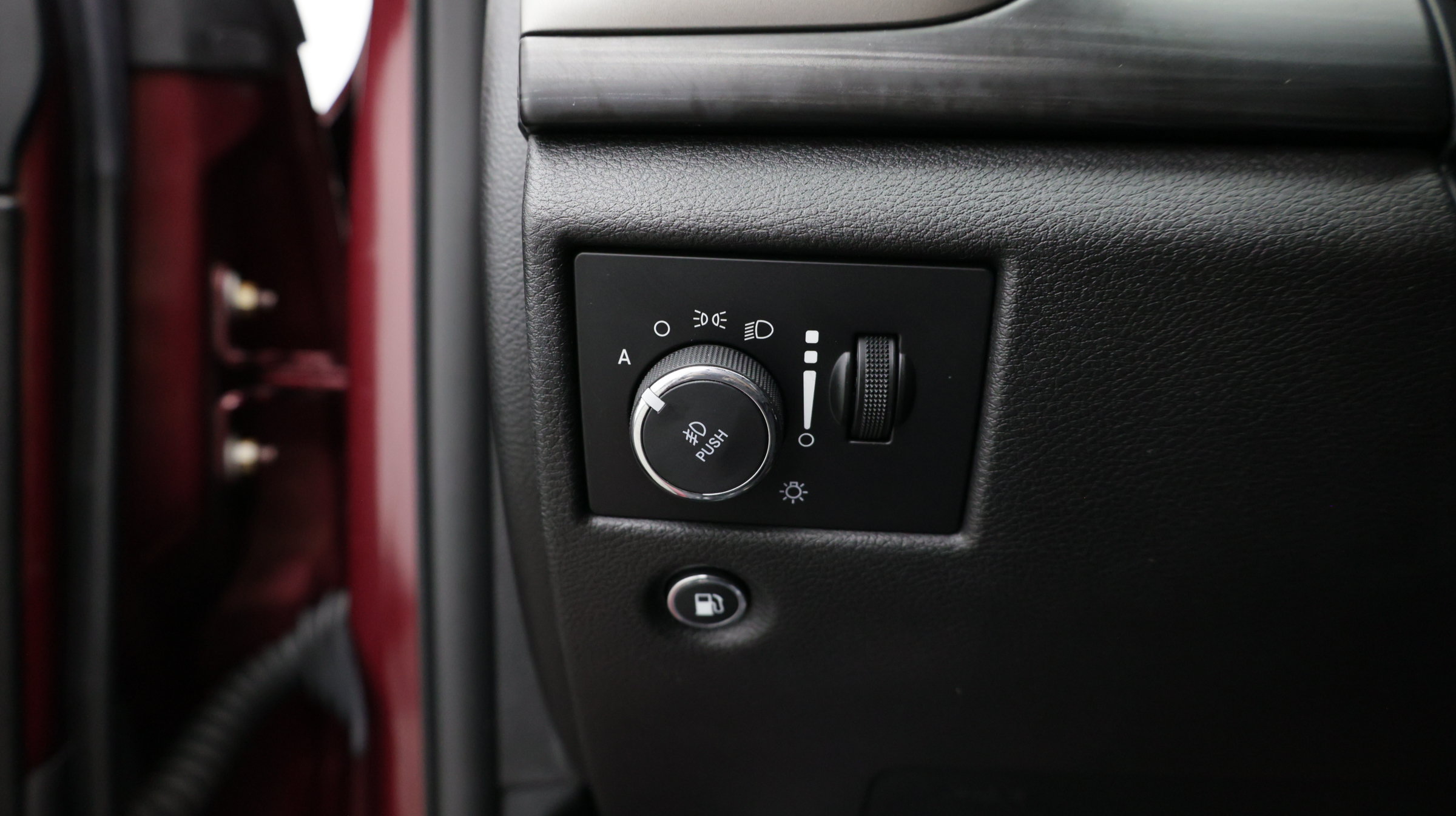 Used 2019 Jeep Grand Cherokee Laredo RWD image 21