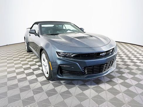 Used 2023 Chevrolet Camaro SS RWD image 2