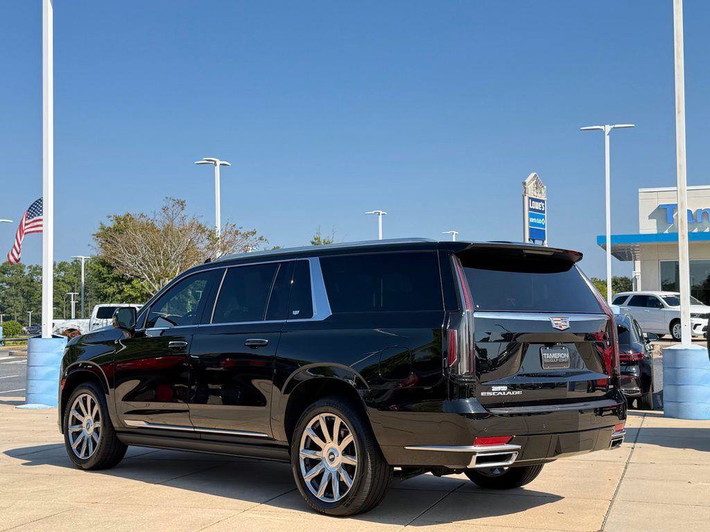 Used 2023 Cadillac Escalade ESV Premium Luxury Platinum AWD/4WD image 6