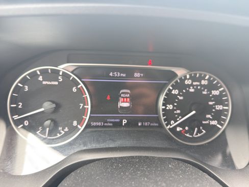 Used 2024 Nissan Rogue S FWD image 7
