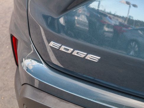 Used 2019 Ford Edge SEL w/ Equipment Group 201A image 28