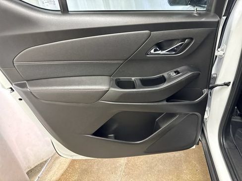 Certified 2023 Chevrolet Traverse RS w/ LPO, Floor Liner Package AWD/4WD image 28