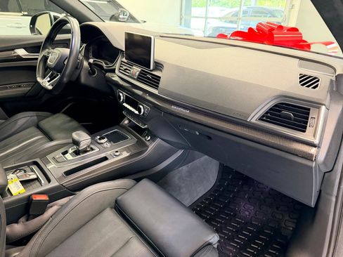 Used 2019 Audi SQ5 Prestige w/ Prestige Package AWD/4WD image 29