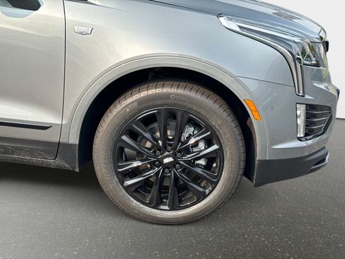 New 2026 Cadillac XT5 Luxury w/ LPO, ONYX Package FWD image 8