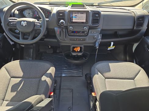Used 2025 RAM ProMaster 2500 w/ Convenience Group image 9