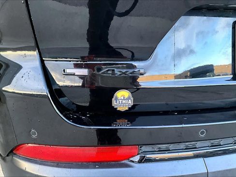 Used 2021 Jeep Grand Cherokee L Laredo image 7