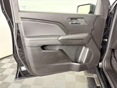 Used 2024 Chevrolet Colorado LT w/ LT Convenience Package III RWD image 8