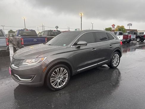 Used 2017 Lincoln MKX Reserve AWD/4WD image 2