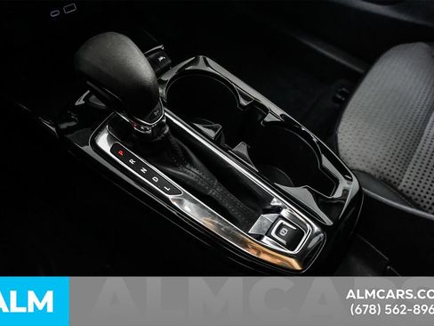 Used 2025 Chevrolet Trax LT FWD image 38