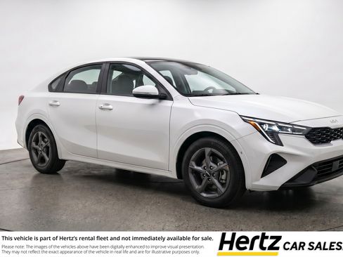 Used 2025 Kia K4 LXS image 1