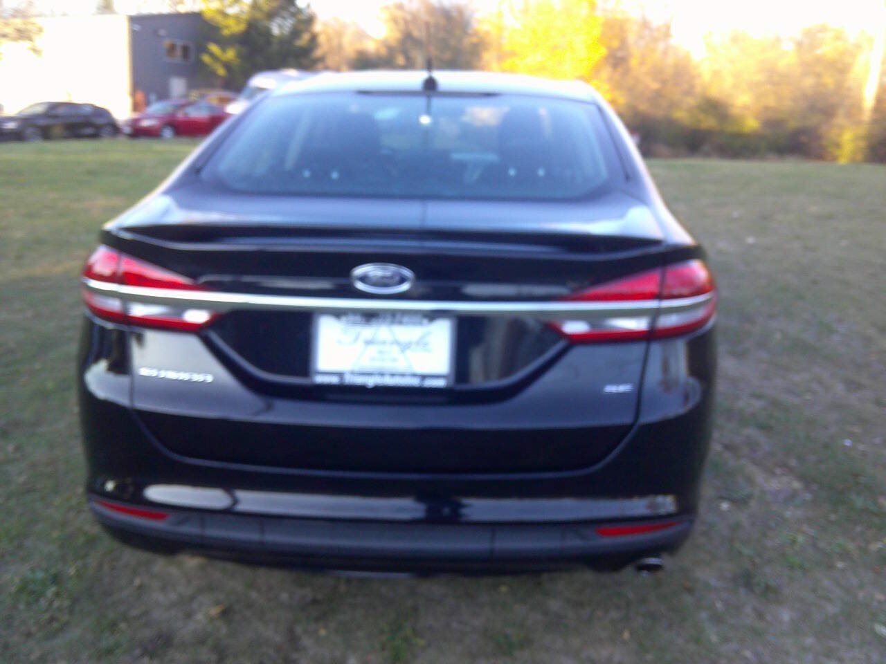 Used 2017 Ford Fusion SE w/ Equipment Group 201A FWD image 5