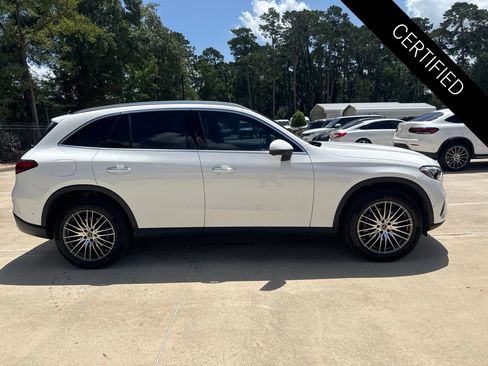 Used 2024 Mercedes-Benz GLC 300 4MATIC image 3