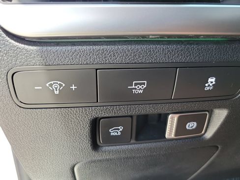 Used 2024 Hyundai Palisade Limited AWD/4WD image 16
