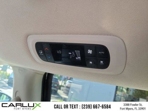 Used 2023 Chrysler Pacifica Touring-L FWD image 22