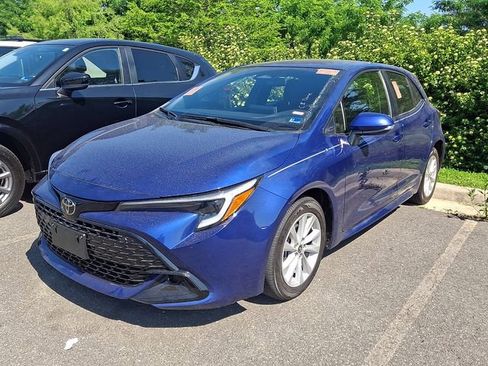 Used 2025 Toyota Corolla SE FWD image 2