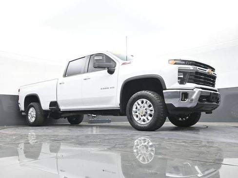 Used 2024 Chevrolet Silverado 2500 LT AWD/4WD image 49