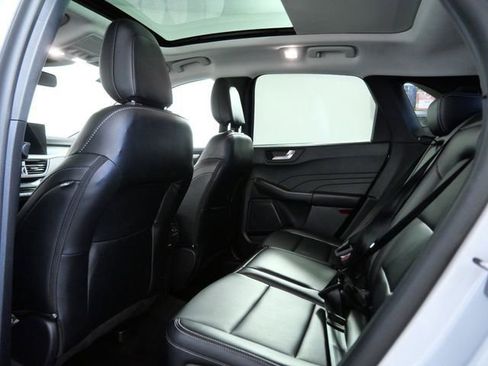 Certified 2025 Ford Escape Platinum AWD/4WD image 13