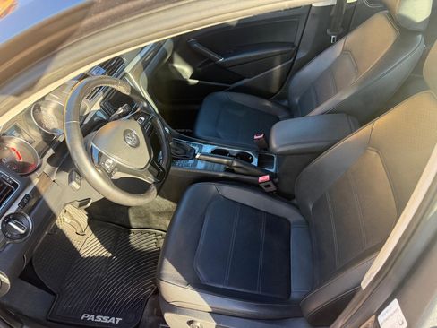 Used 2018 Volkswagen Passat 2.0T SE image 5