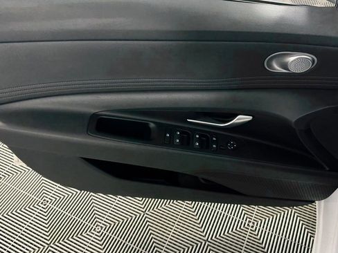 Used 2025 Hyundai Elantra SEL FWD image 26