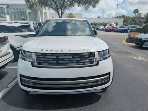 Used 2024 Land Rover Range Rover SE AWD/4WD image 2