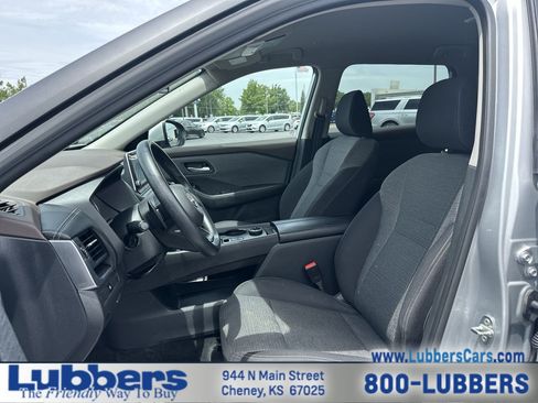 Used 2023 Nissan Rogue SV AWD/4WD image 11