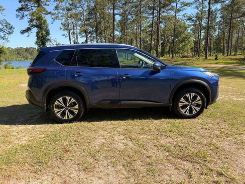 Used 2021 Nissan Rogue SV FWD image 6