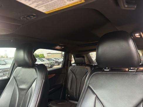 Used 2016 Lincoln MKX Reserve w/ Climate Package FWD image 14