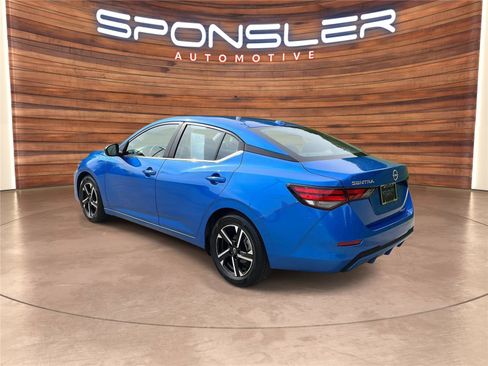 Used 2025 Nissan Sentra SV FWD image 3