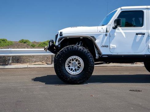 Used 2024 Jeep Wrangler Unlimited Rubicon 392 AWD/4WD image 8