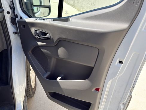 Used 2023 Ford Transit 350 XLT image 26