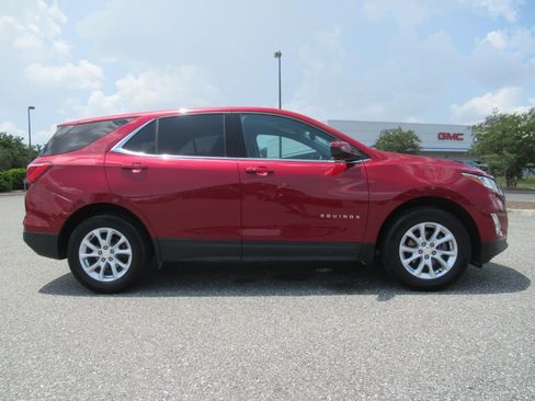 Used 2020 Chevrolet Equinox LT w/ LPO, Floor Liner Package FWD image 2