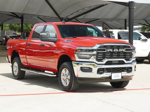 Used 2026 RAM 2500 Big Horn AWD/4WD image 4